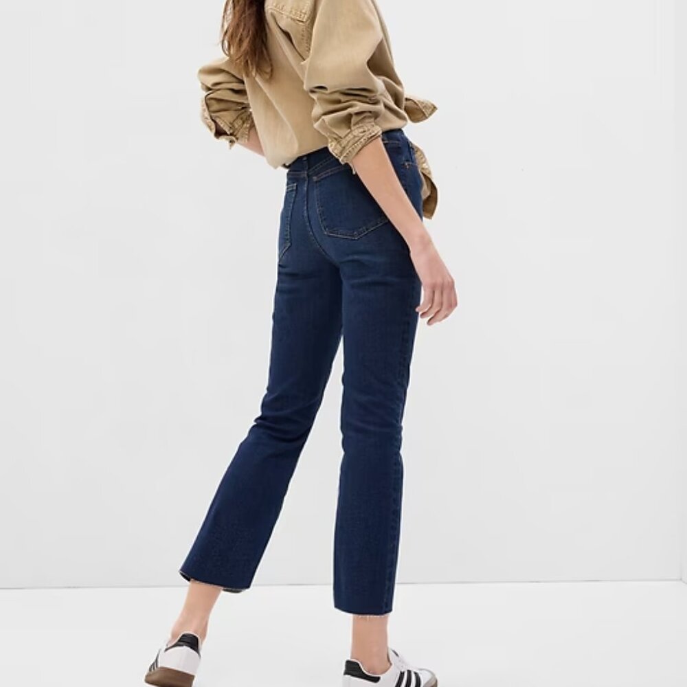 Never worn Dark blue denim Gap High Rise Kick Fit Jeans in Tall size 27